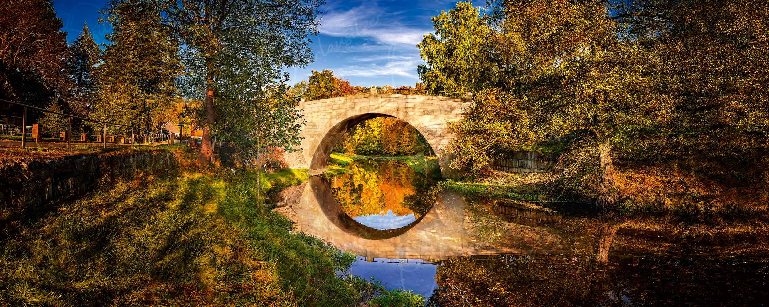 Die Himmellsbrücke schlägt Ihren Kreisbogen über die Mandau