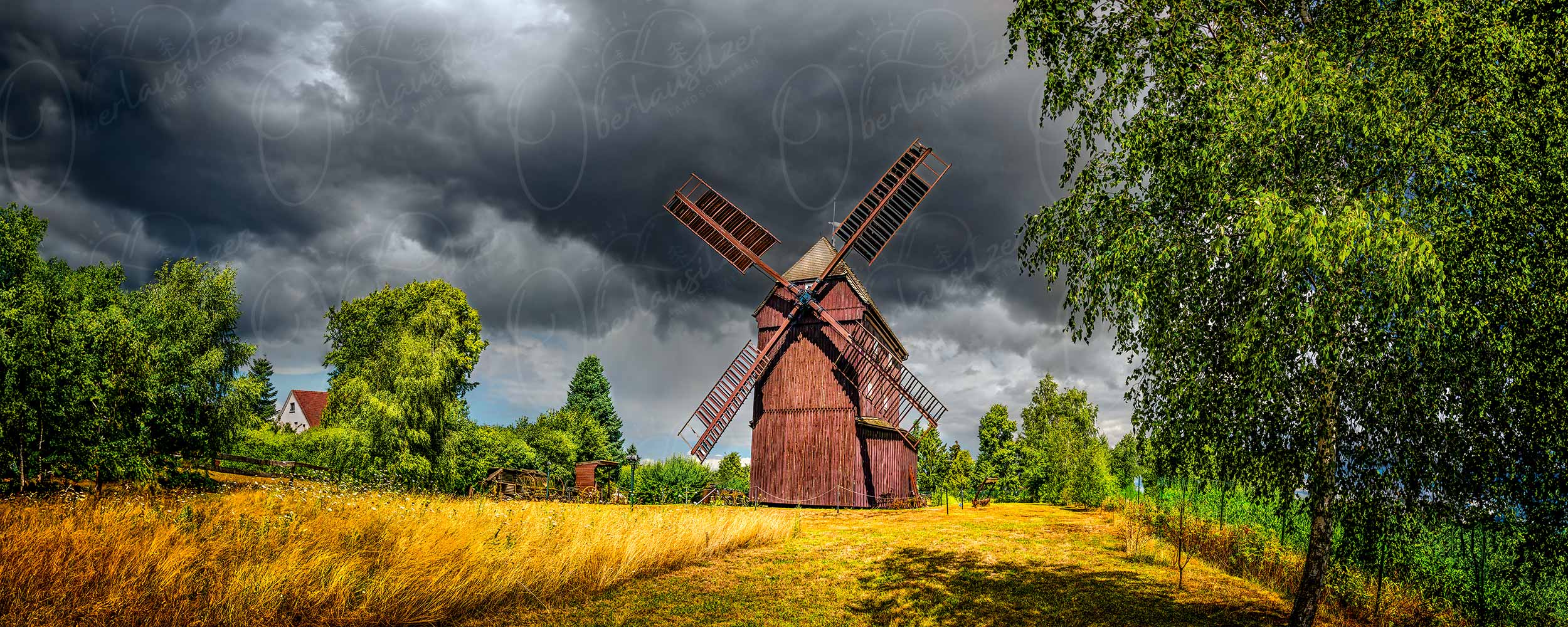Oderwitz - Eine dramatische Wolkenstimmung über der Birkmühle